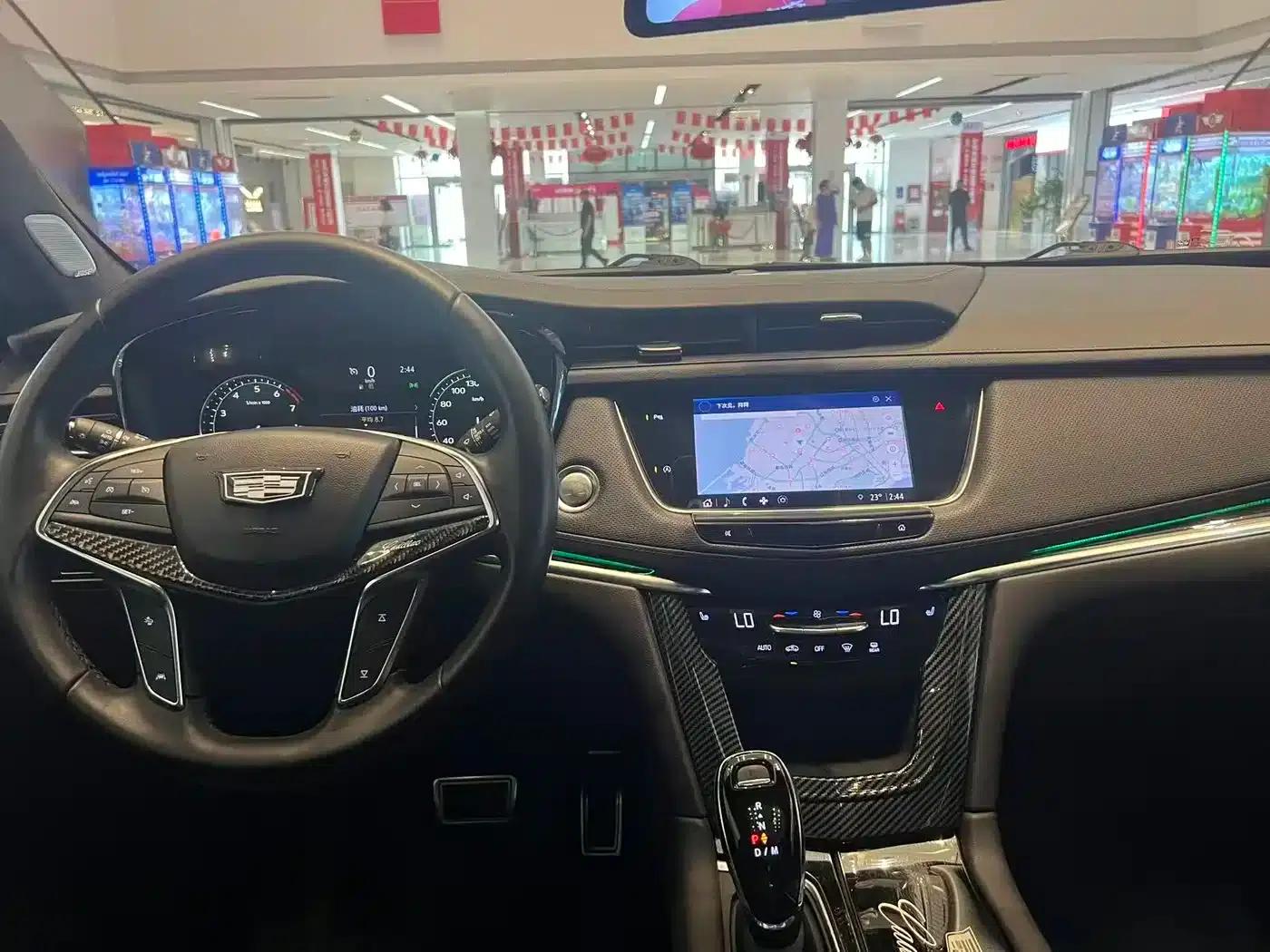 Cadillac XT5 2022 2.0T AWD Luxury — миниатюра 14