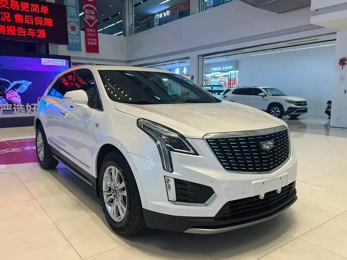 Cadillac XT5 2022 2.0T AWD Luxury — миниатюра 3