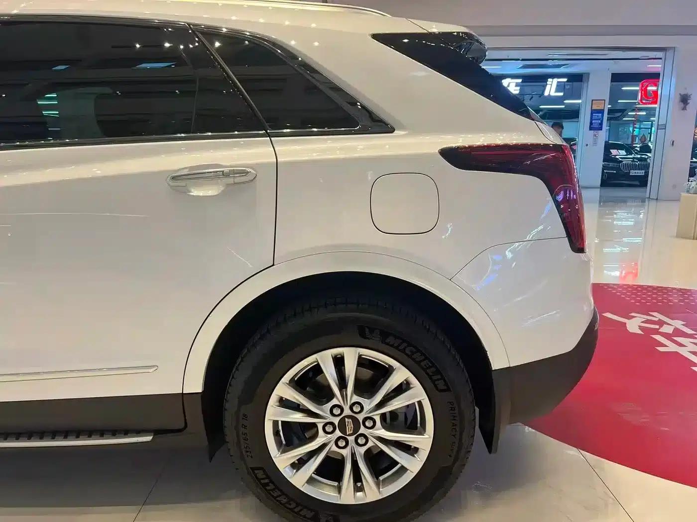 Cadillac XT5 2022 2.0T AWD Luxury — миниатюра 22