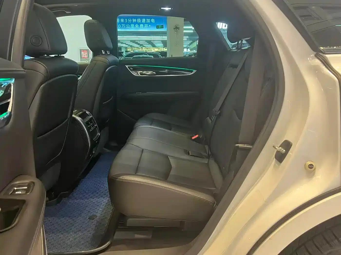 Cadillac XT5 2022 2.0T AWD Luxury — миниатюра 4