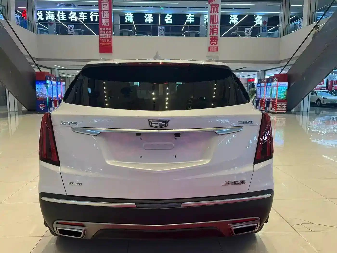 Cadillac XT5 2022 2.0T AWD Luxury — миниатюра 7