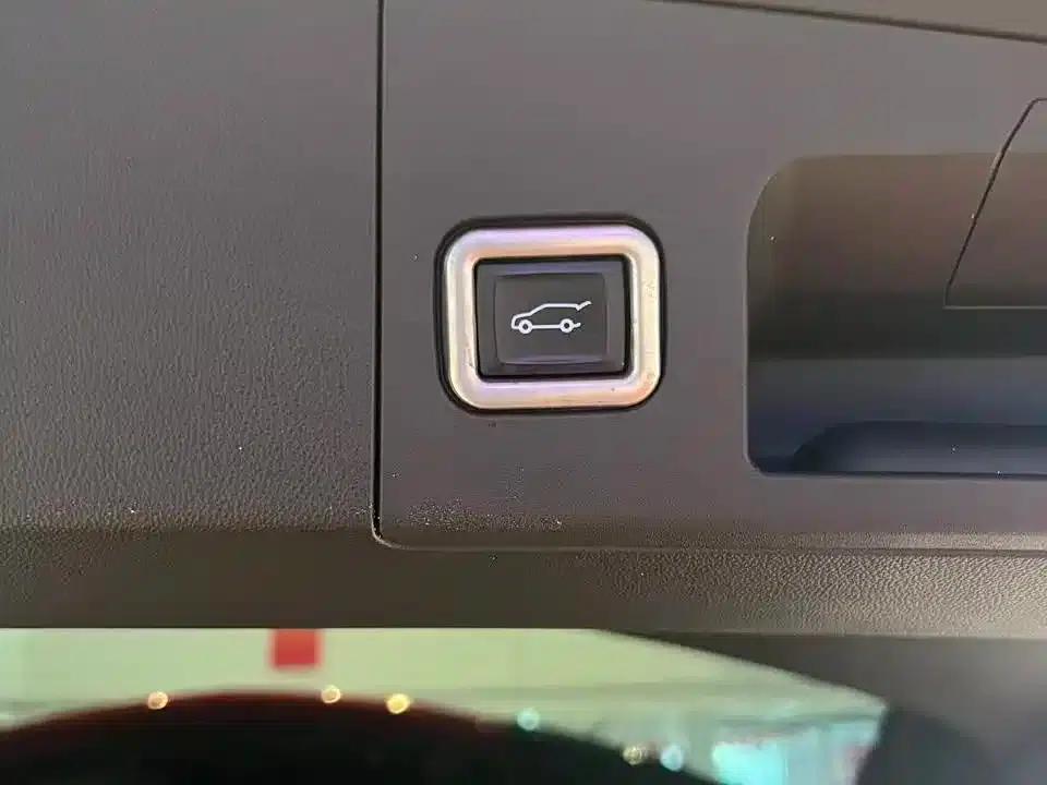 Cadillac XT5 2022 2.0T AWD Luxury — миниатюра 9