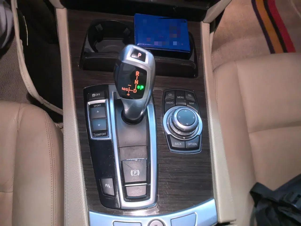 BMW 7 Series 2009 740Li Leading Model — миниатюра 14