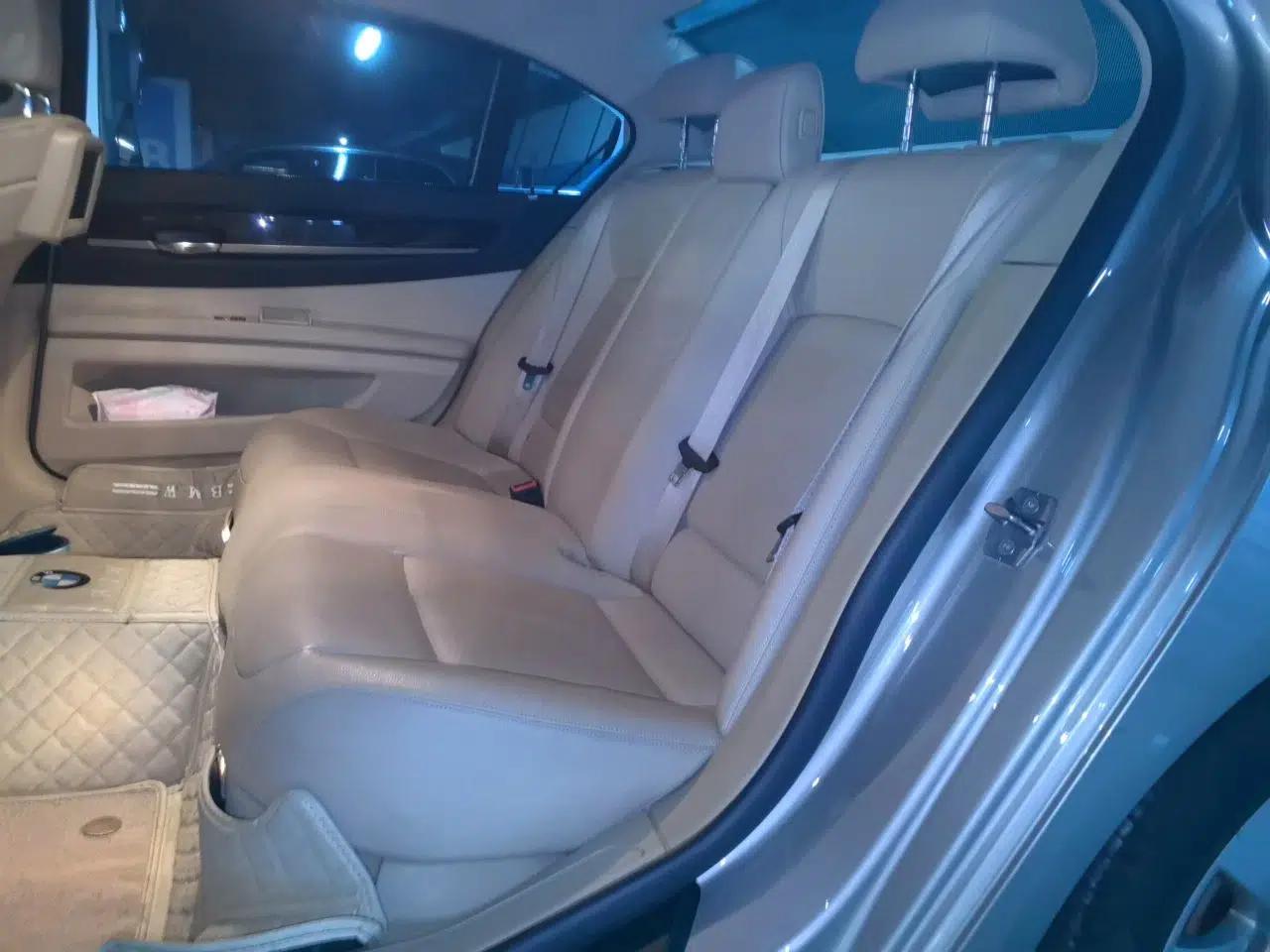 BMW 7 Series 2009 740Li Leading Model — миниатюра 17