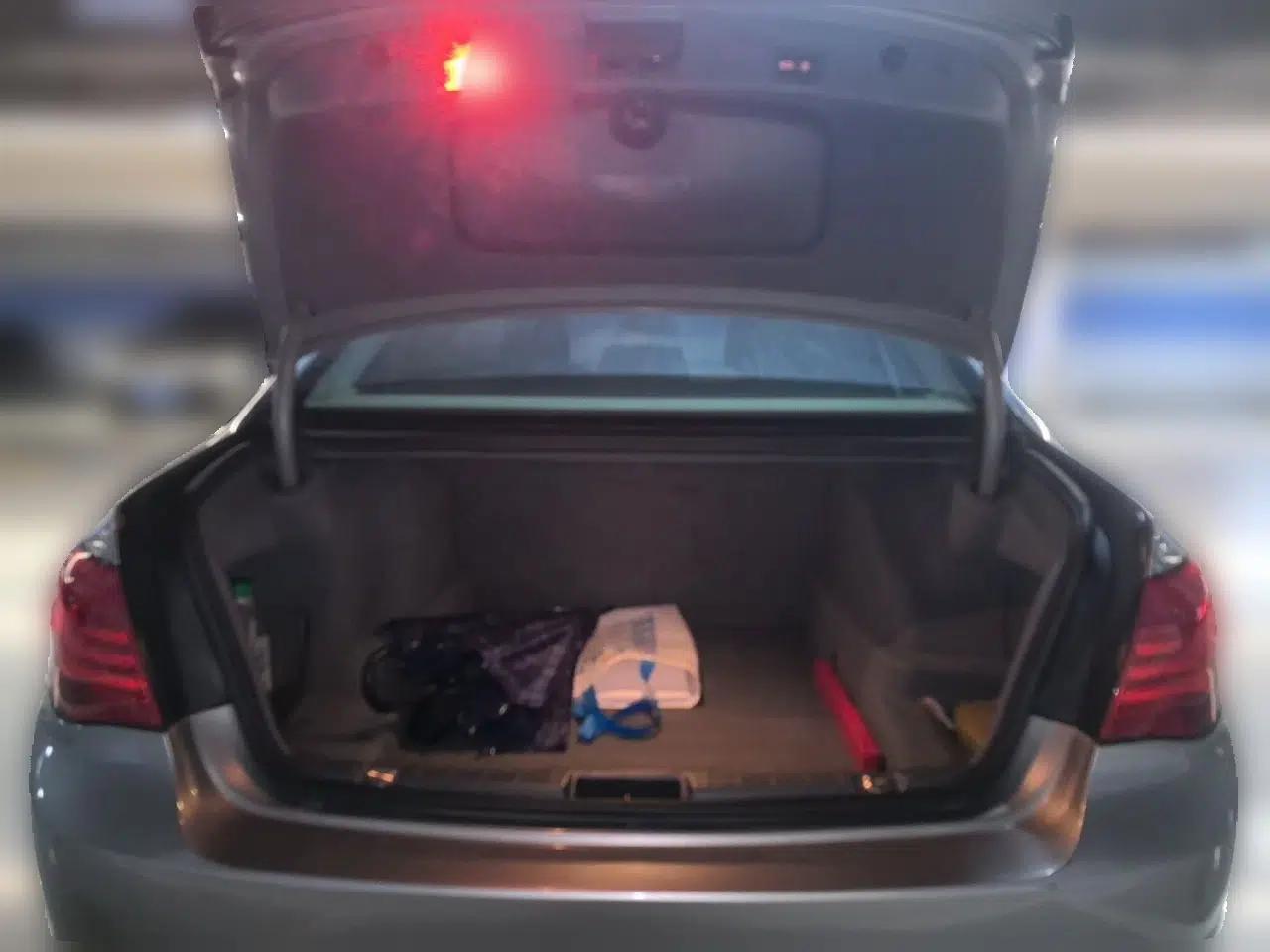 BMW 7 Series 2009 740Li Leading Model — миниатюра 19