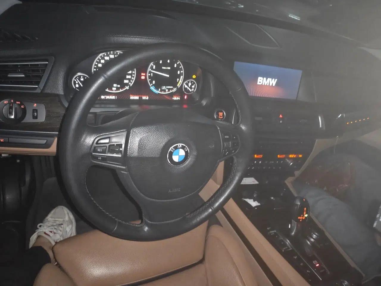BMW 7 Series 2011 750Li xDrive — миниатюра 9