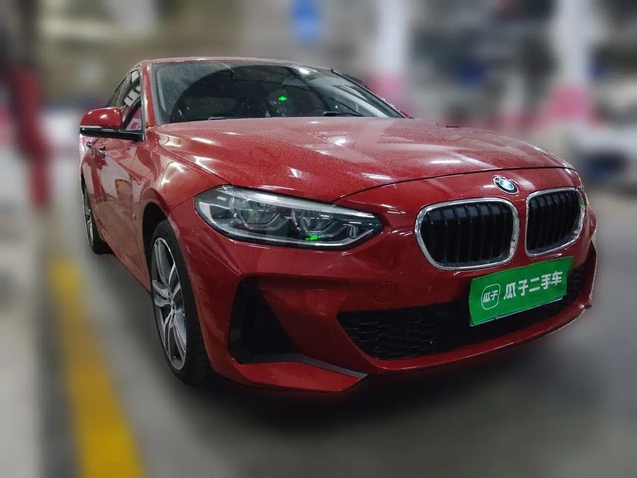 BMW 1 Series 2019 120i Leading Model M Sport Package — миниатюра 3