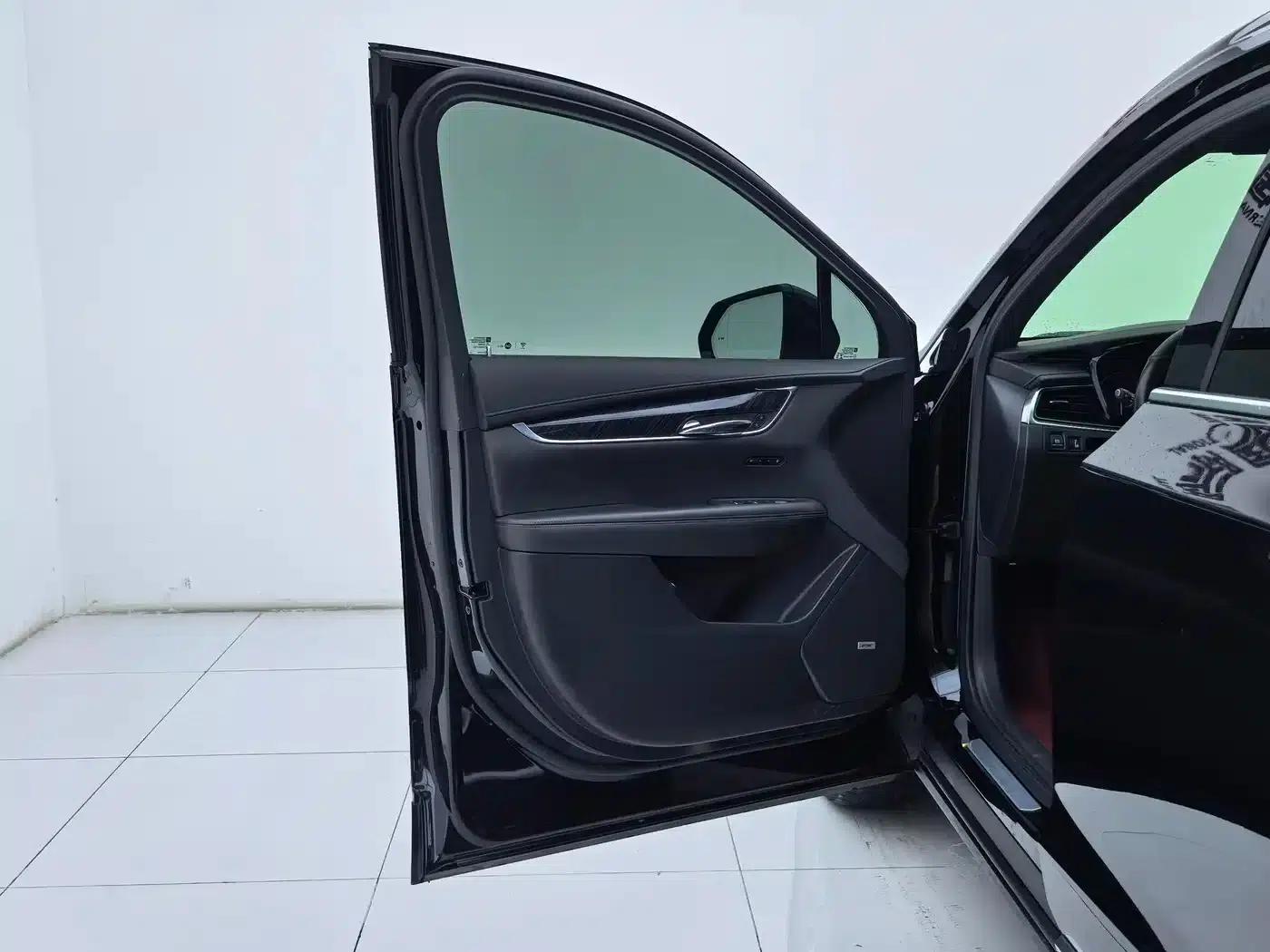 Cadillac XT6 2021 2.0T 7-seater AWD Luxury — миниатюра 26