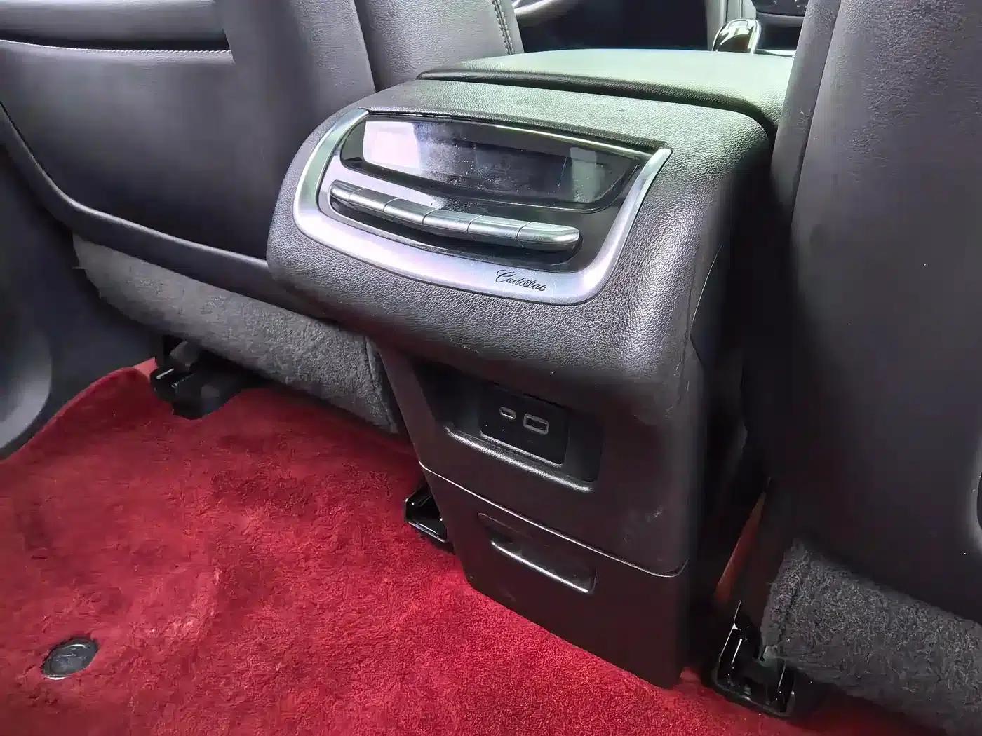 Cadillac XT6 2021 2.0T 7-seater AWD Luxury — миниатюра 8