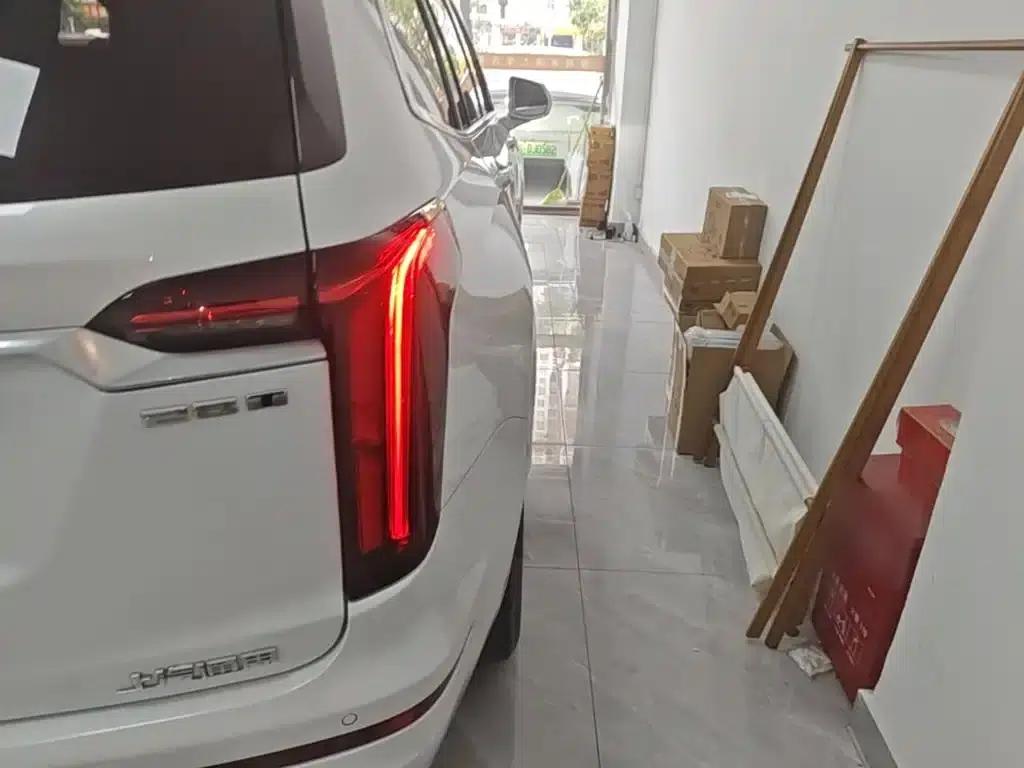 Cadillac XT6 2021 28T Six-Seat AWD Luxury — миниатюра 8