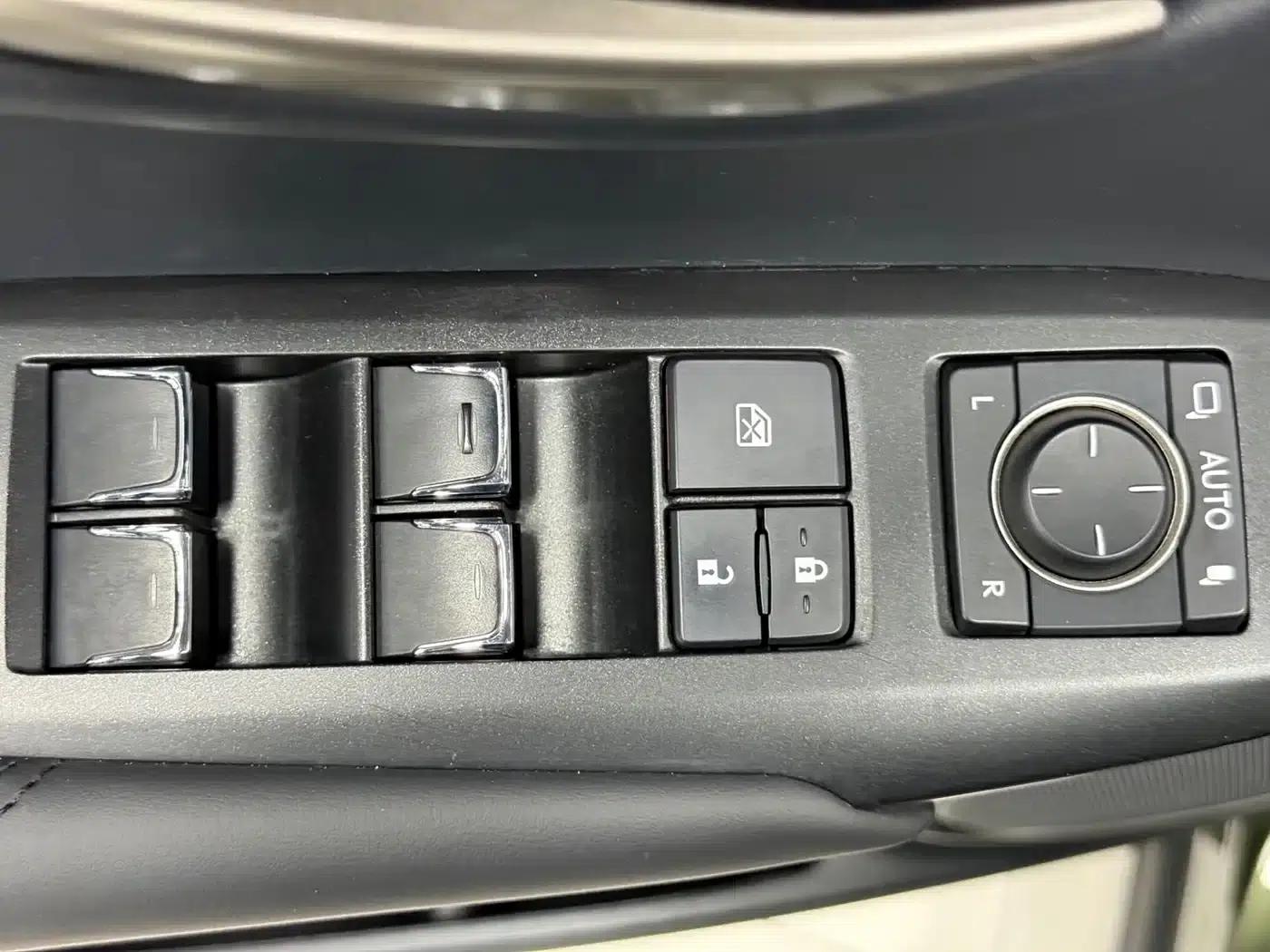 Lexus NX 2020 200 AWD Sport Edition (China VI Emission Standard) — миниатюра 16