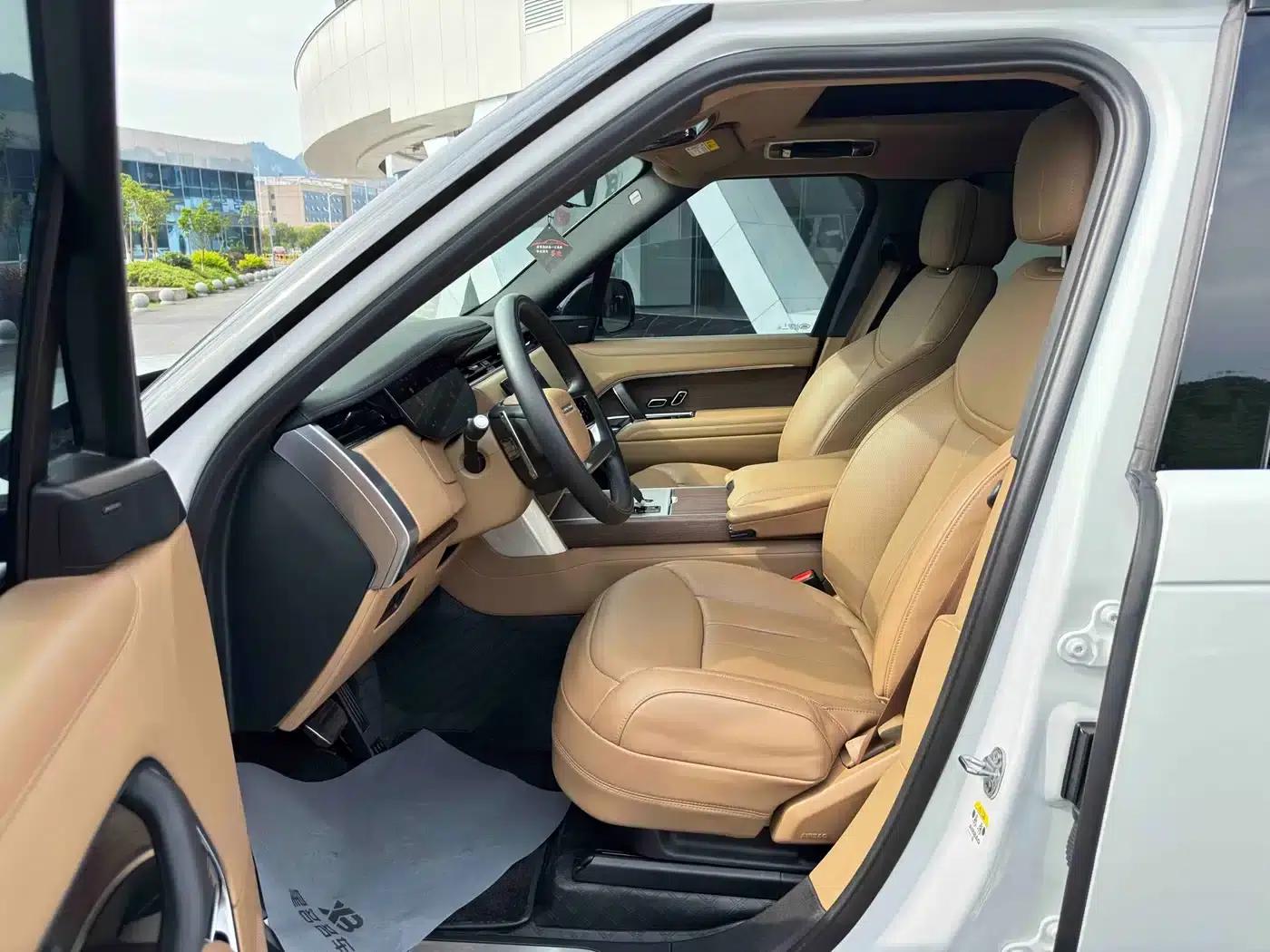 Range Rover 2024 3.0 L6 400PS Extended Wheelbase 7-Seater — миниатюра 5