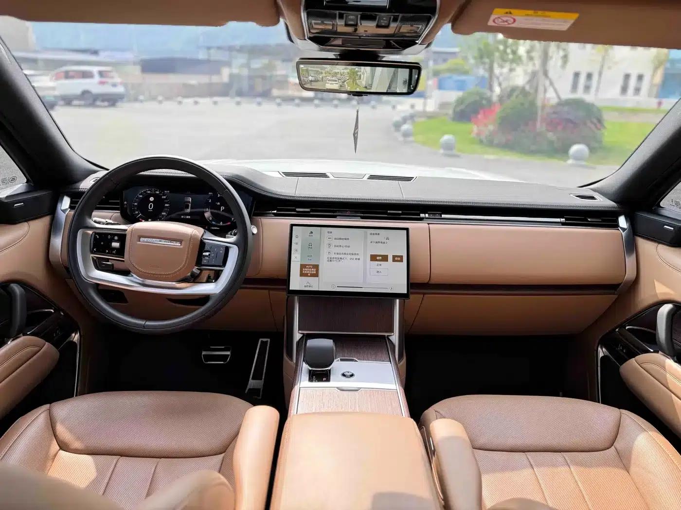 Range Rover 2024 3.0 L6 400PS Extended Wheelbase 7-Seater — миниатюра 7