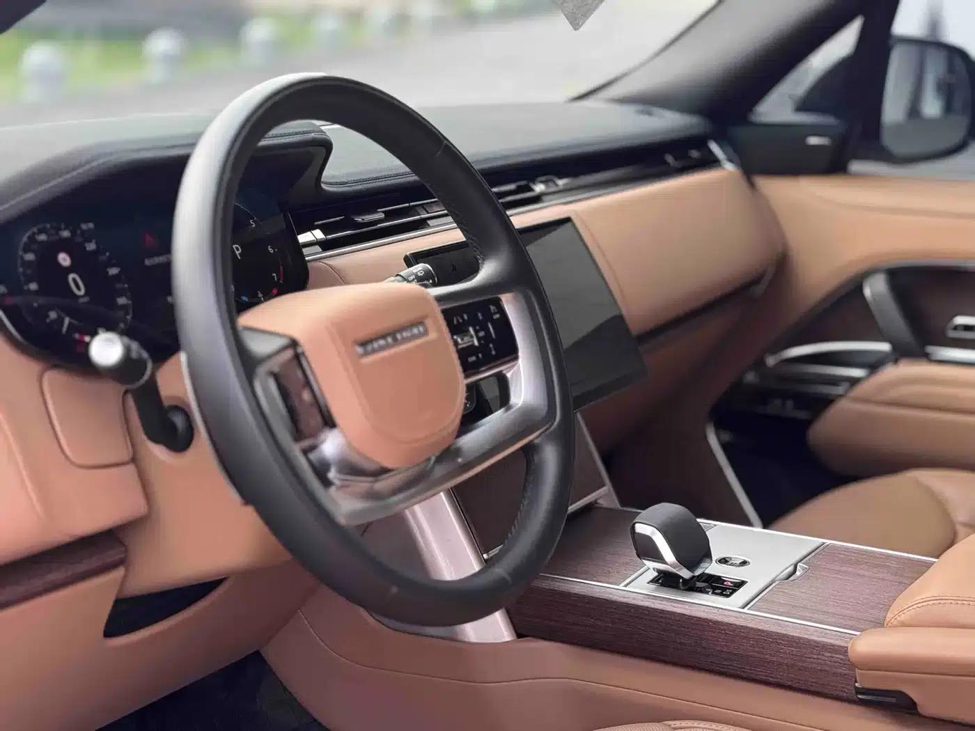 Range Rover 2024 3.0 L6 400PS Extended Wheelbase 7-Seater — миниатюра 10