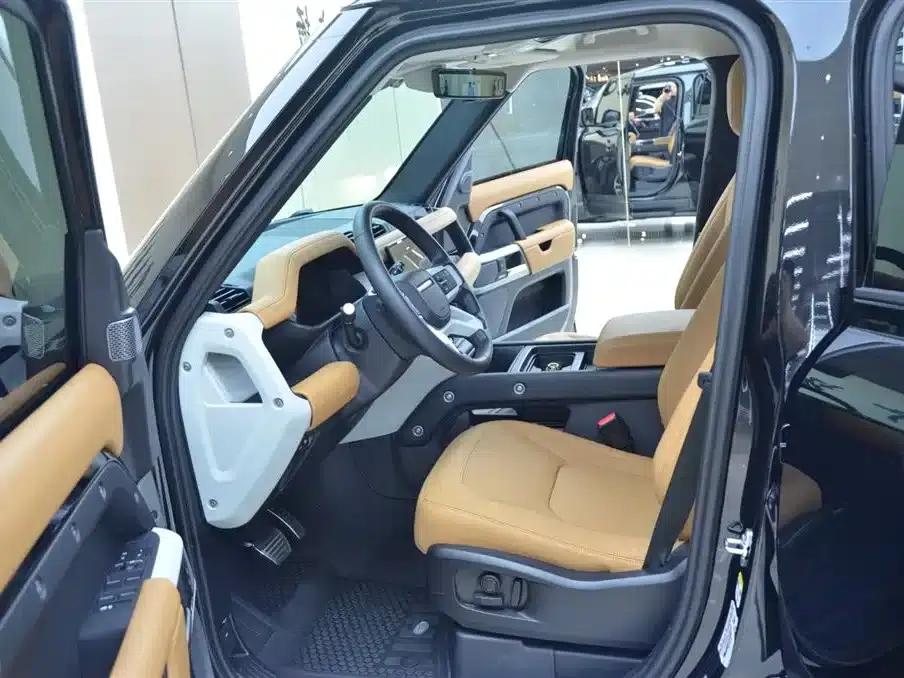 2023 Land Rover Defender Facelift 110 3.0T P400 Dark Edition — миниатюра 4