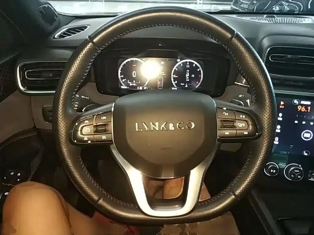 Lynk & Co 03 2019 2.0TD Automatic Sport Edition — миниатюра 11