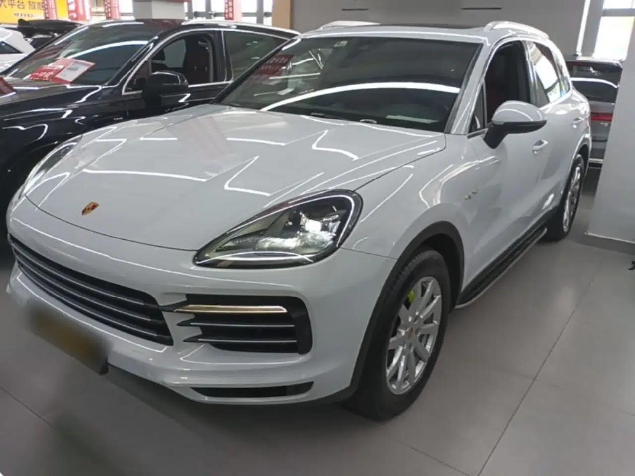 Porsche Cayenne E-Hybrid 2021 Cayenne E-Hybrid 2.0T — миниатюра 1