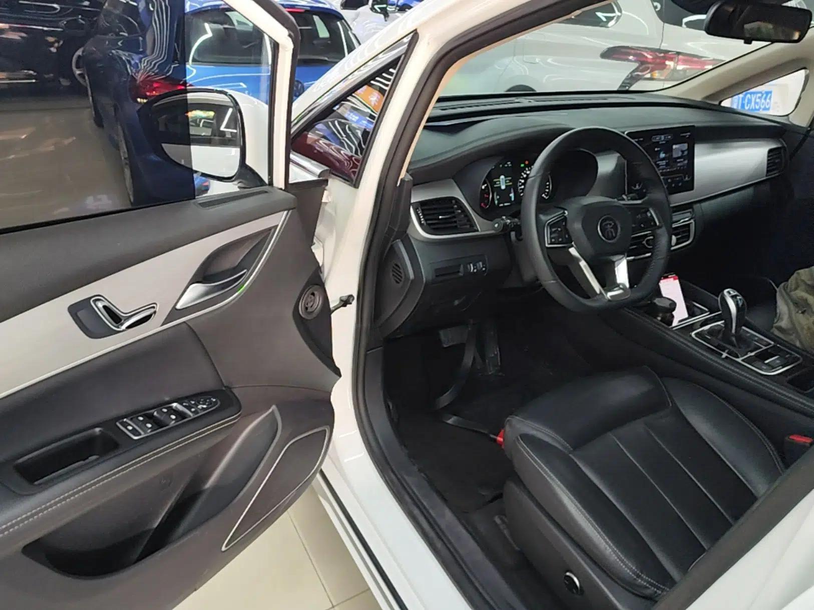 BYD Song MAX 2021 Upgraded Model 1.5T Automatic Prestige 7-Seater — миниатюра 27