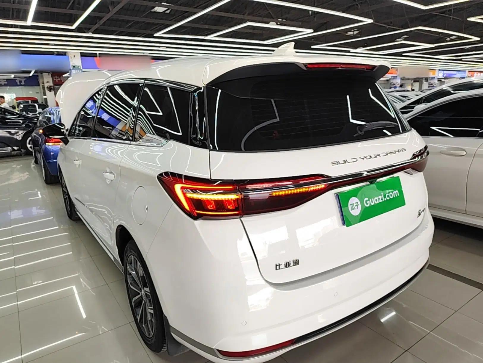 BYD Song MAX 2021 Upgraded Model 1.5T Automatic Prestige 7-Seater — миниатюра 4
