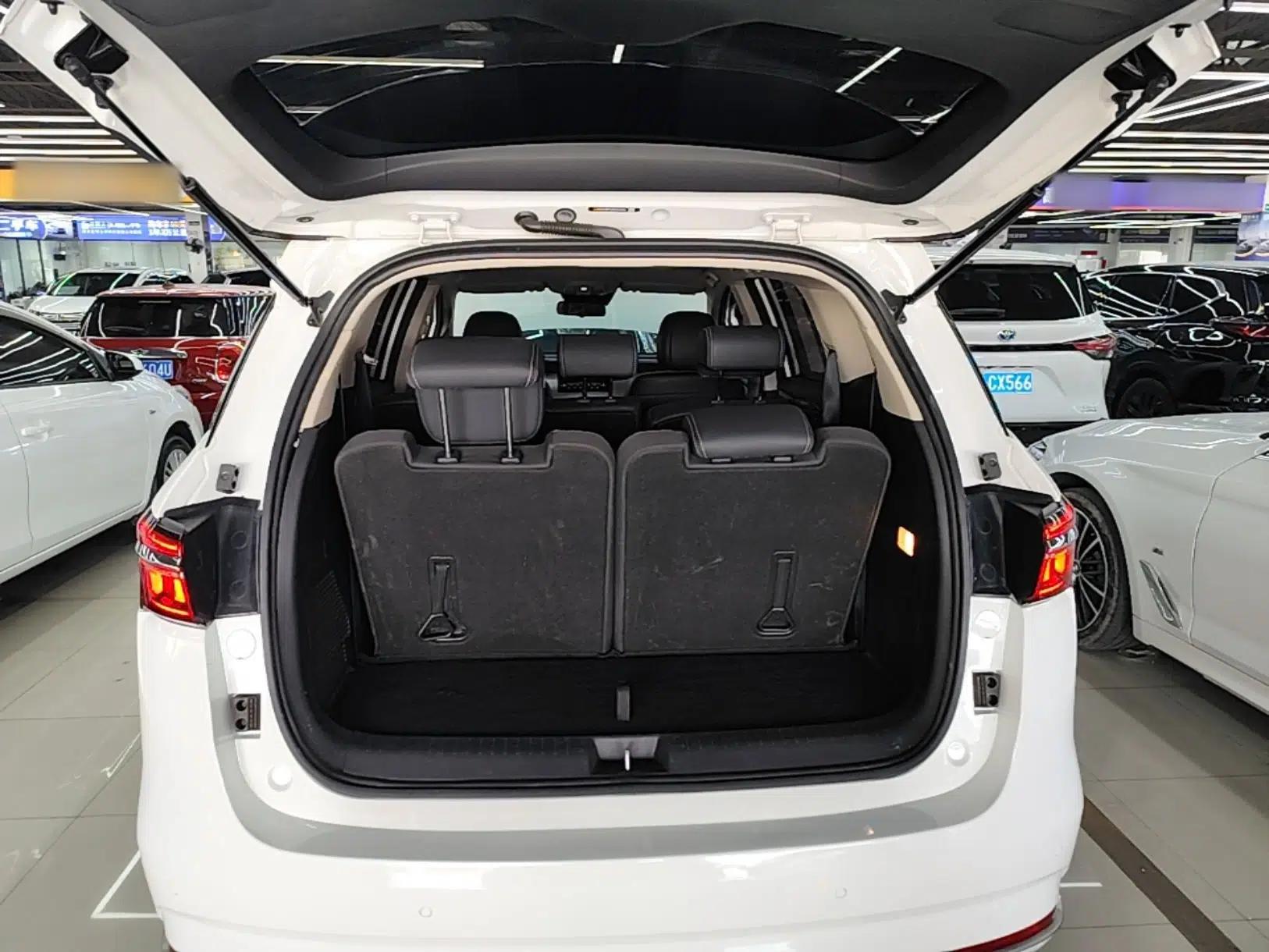 BYD Song MAX 2021 Upgraded Model 1.5T Automatic Prestige 7-Seater — миниатюра 31