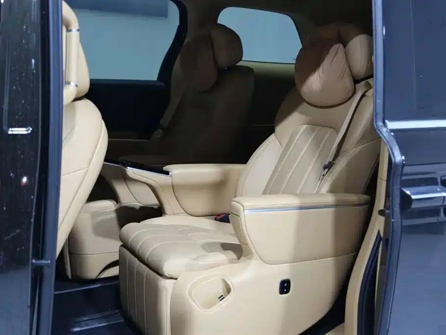 Voyah Dreamer 2025 PHEV 4WD Premium Kunpeng Edition — миниатюра 12