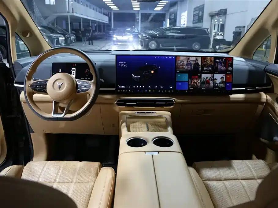 Voyah Dreamer 2025 PHEV 4WD Premium Kunpeng Edition — миниатюра 13