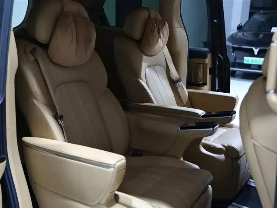 Voyah Dreamer 2025 PHEV 4WD Premium Kunpeng Edition — миниатюра 17
