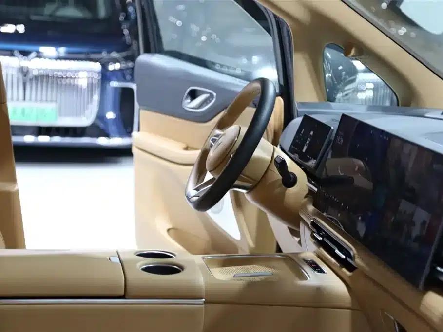 Voyah Dreamer 2025 PHEV 4WD Premium Kunpeng Edition — миниатюра 18