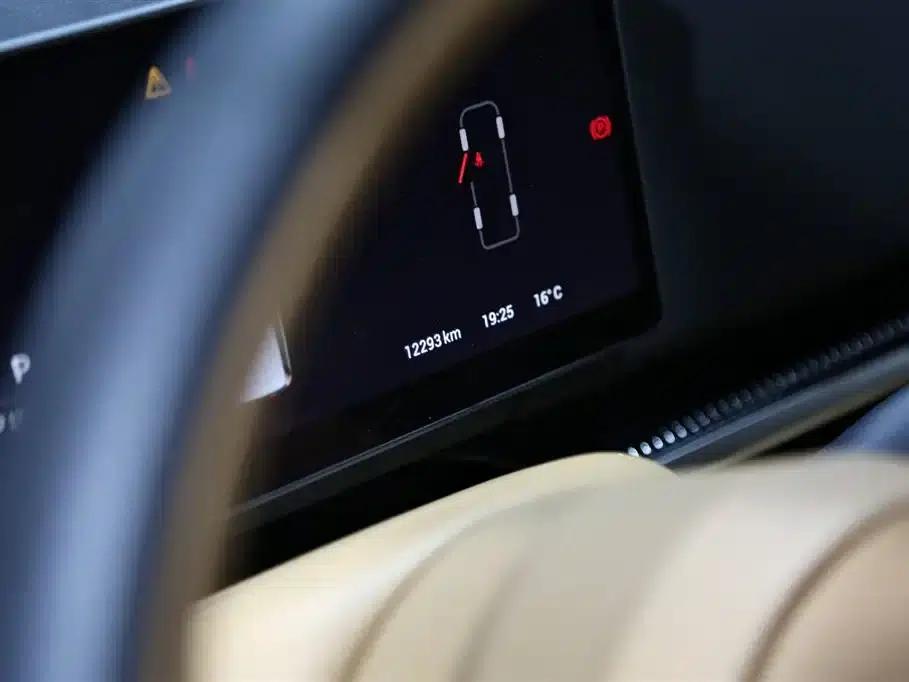 Voyah Dreamer 2025 PHEV 4WD Premium Kunpeng Edition — миниатюра 7