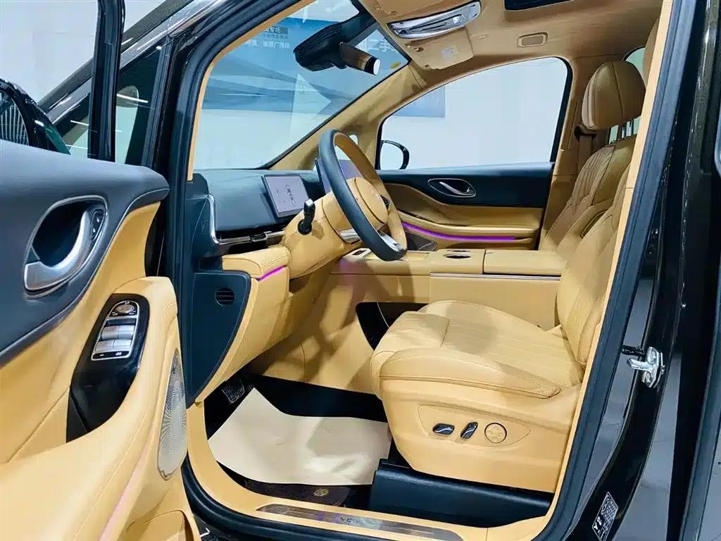 Voyah Dreamer 2025 PHEV AWD Flagship Kunpeng Edition — миниатюра 5