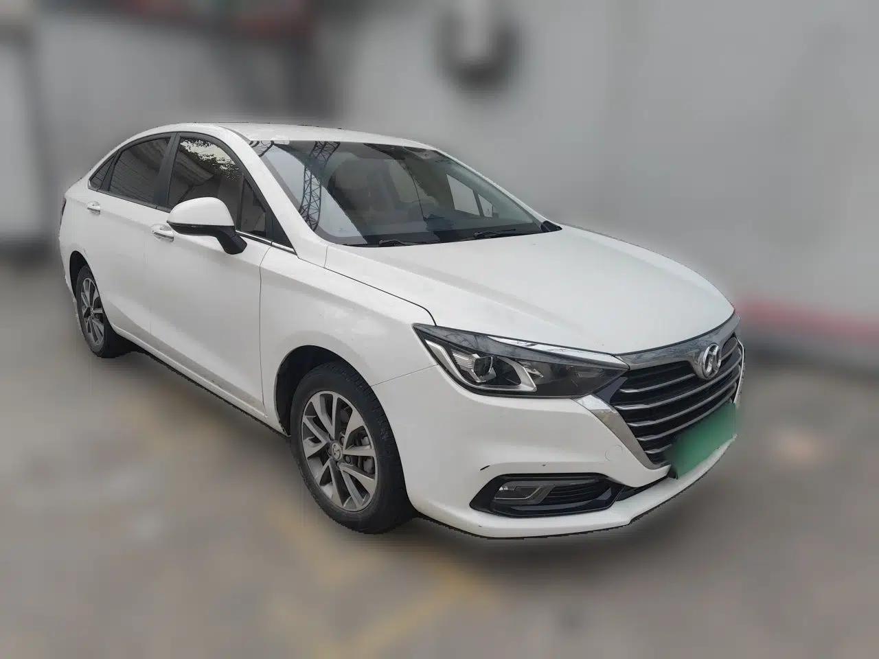 BAIC Senova D50 2018 1.5L Manual Luxury Intelligent Driving Version — миниатюра 3