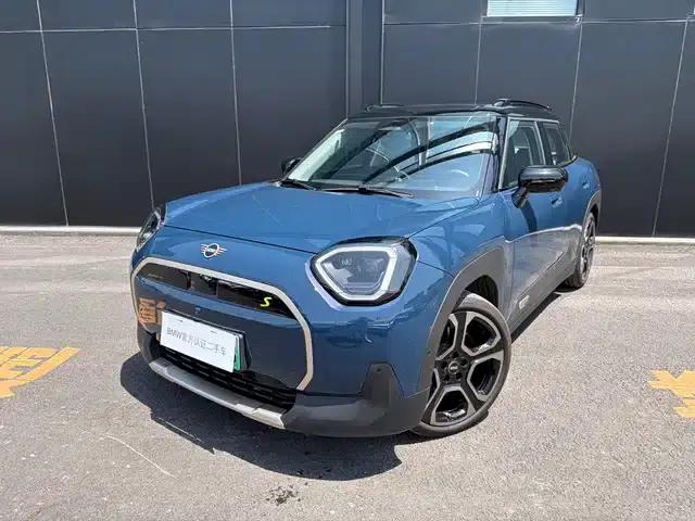 2024 Electric MINI Aceman SE Artist
