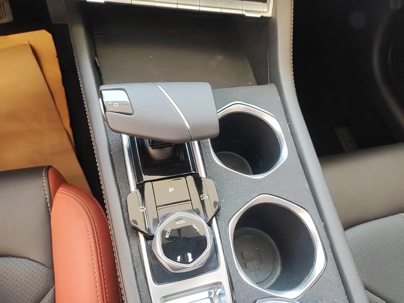 CHANGAN Eado 2023 Changan Edition PLUS Blue Whale NE 1.4T GDI DCT Prestige Version — миниатюра 16