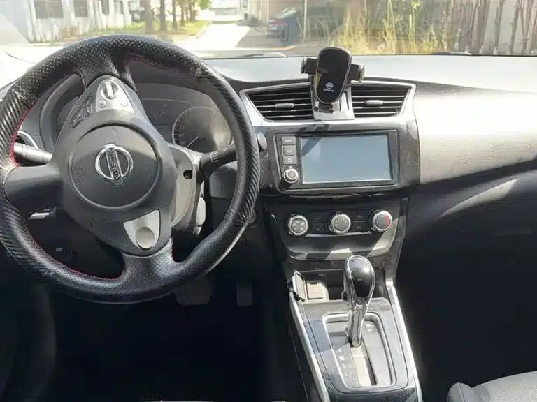 Nissan Sylphy 2016 1.6XL CVT Luxury Edition — миниатюра 3