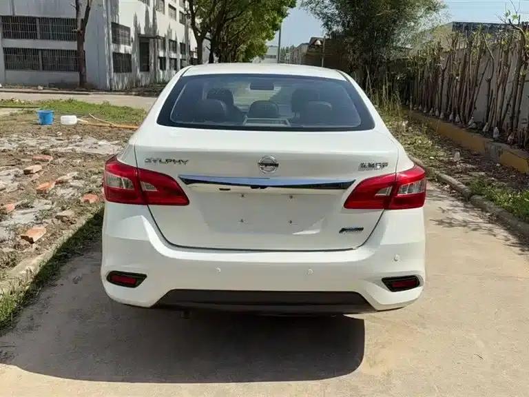 Nissan Sylphy 2016 1.6XL CVT Luxury Edition — миниатюра 8