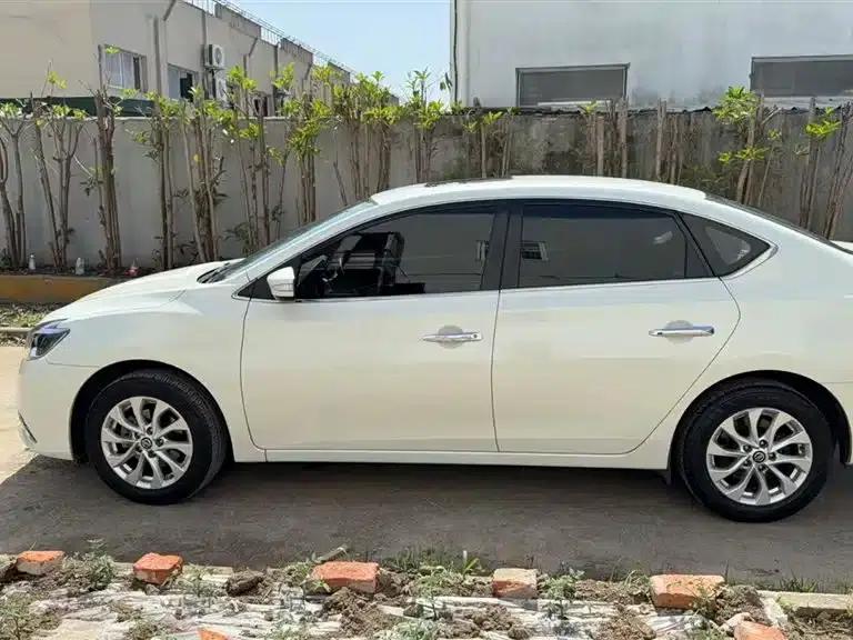 Nissan Sylphy 2016 1.6XL CVT Luxury Edition — миниатюра 9