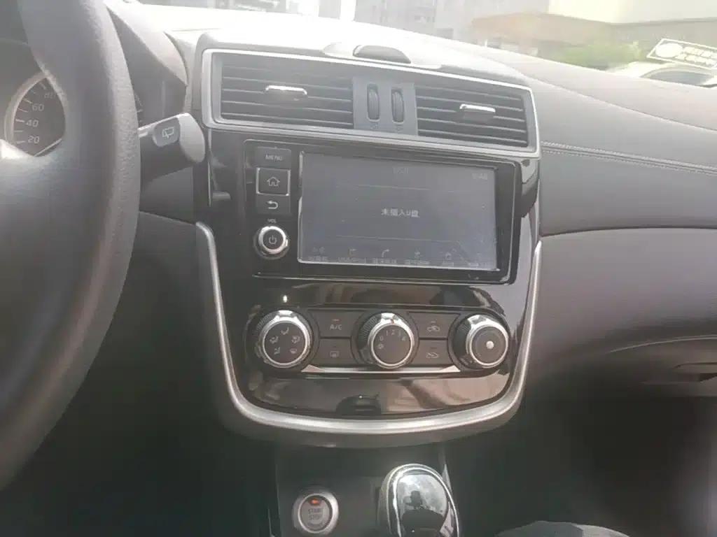 2016 Tiida 1.6L CVT Smart Edition — миниатюра 13