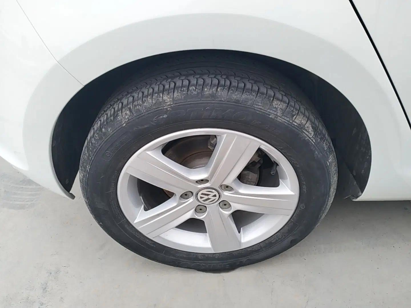 Volkswagen Golf 2015 1.6L Automatic Comfort Model — миниатюра 11