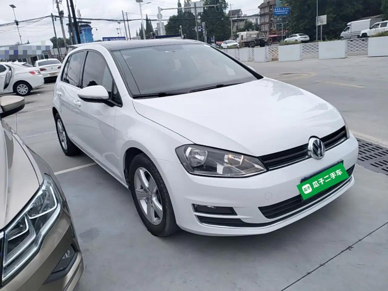 Volkswagen Golf 2015 1.6L Automatic Comfort Model — миниатюра 3