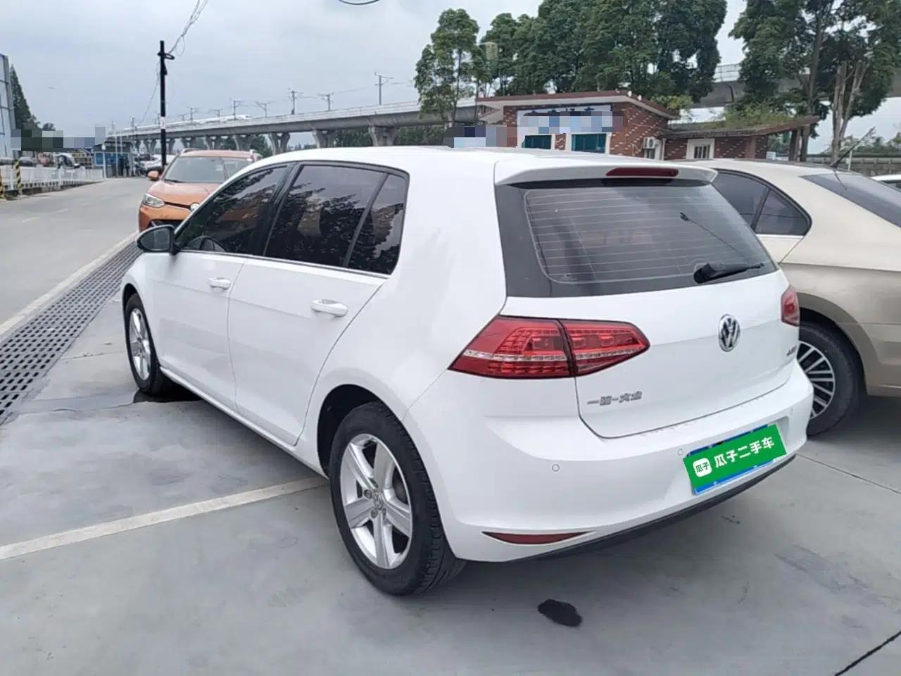 Volkswagen Golf 2015 1.6L Automatic Comfort Model — миниатюра 4