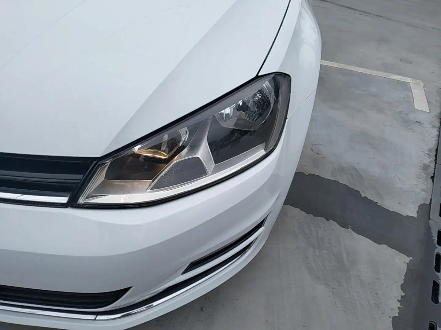 Volkswagen Golf 2015 1.6L Automatic Comfort Model — миниатюра 8