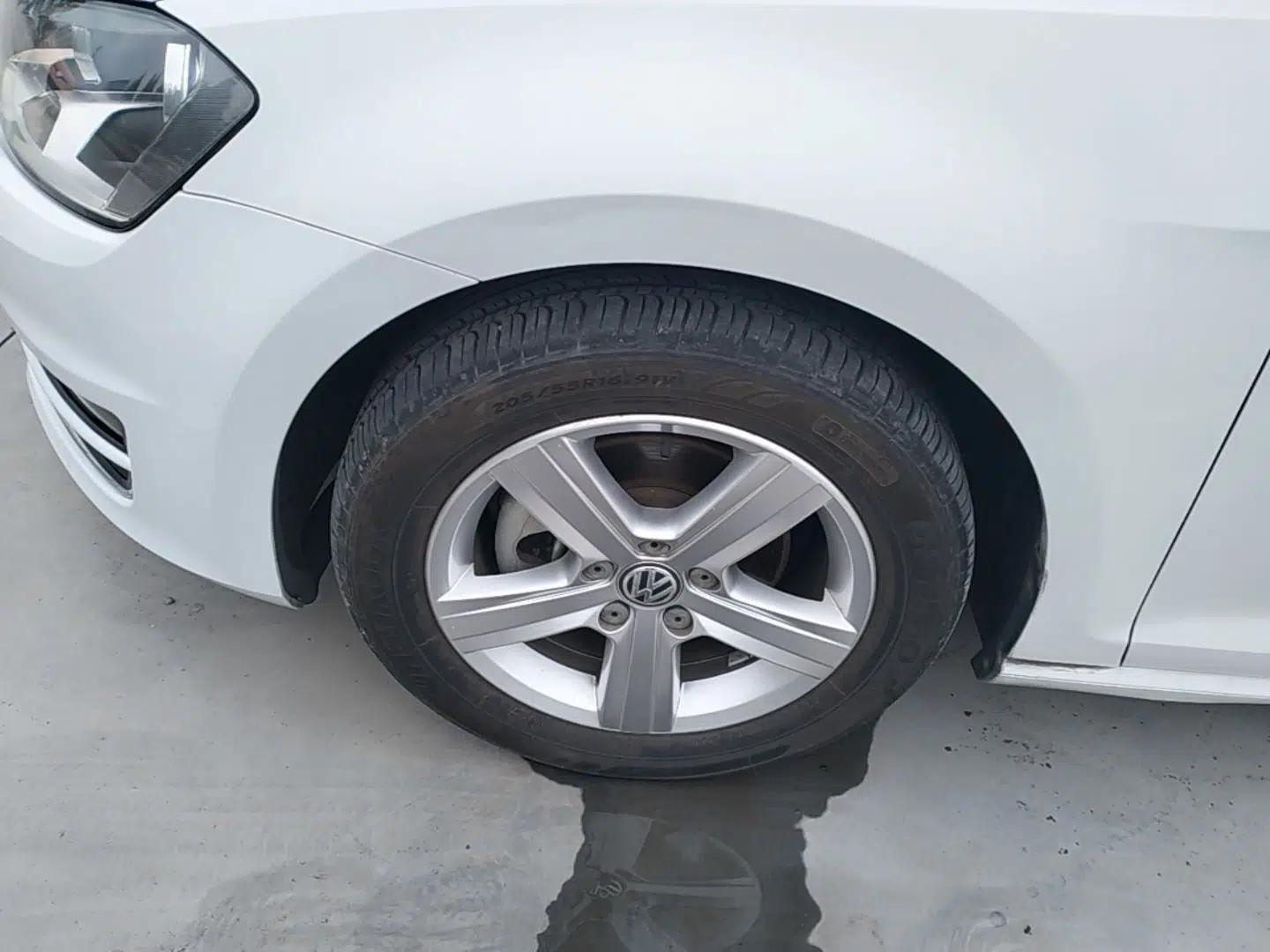 Volkswagen Golf 2015 1.6L Automatic Comfort Model — миниатюра 10