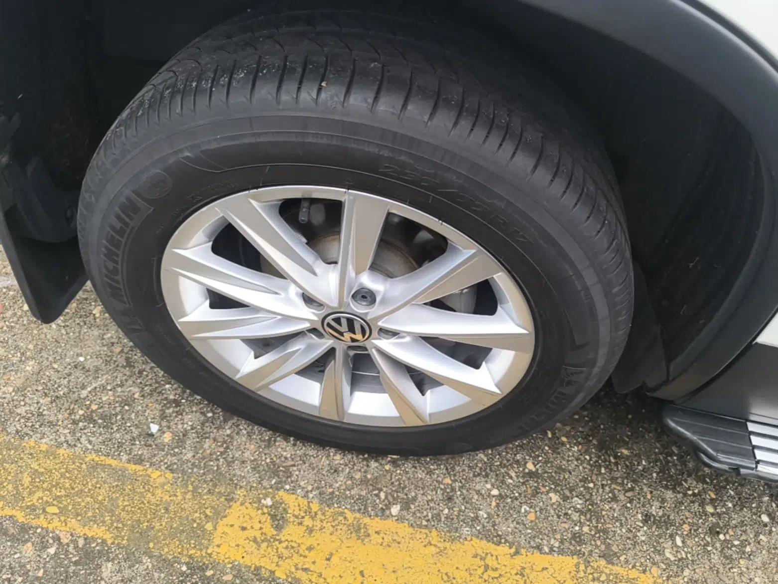 Volkswagen Tiguan 2016 280TSI Automatic Two-Wheel Drive Silk Road Comfort Edition — миниатюра 11