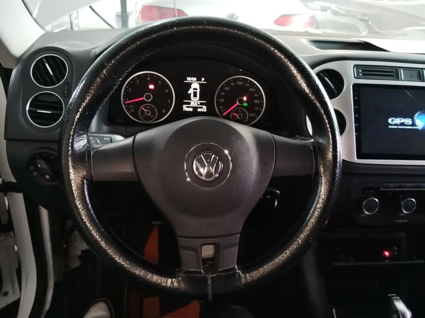 Volkswagen Tiguan 2016 280TSI Automatic Two-Wheel-Drive Silk Road Style Edition — миниатюра 13