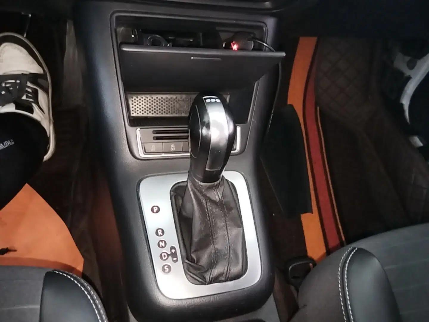 Volkswagen Tiguan 2016 280TSI Automatic Two-Wheel-Drive Silk Road Style Edition — миниатюра 16