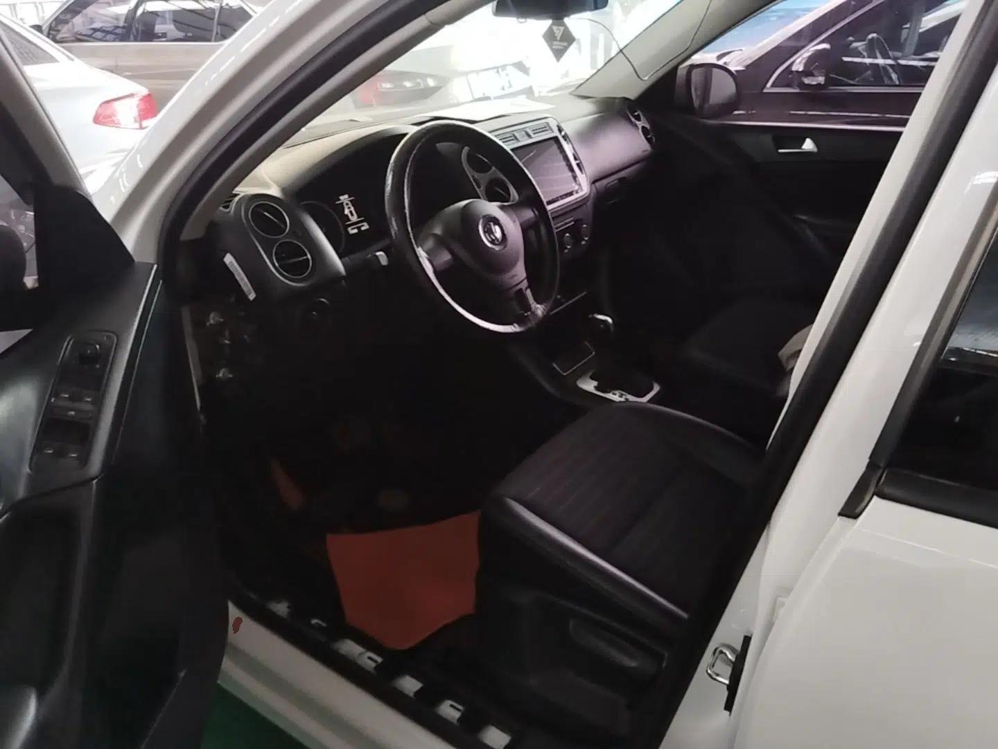 Volkswagen Tiguan 2016 280TSI Automatic Two-Wheel-Drive Silk Road Style Edition — миниатюра 18