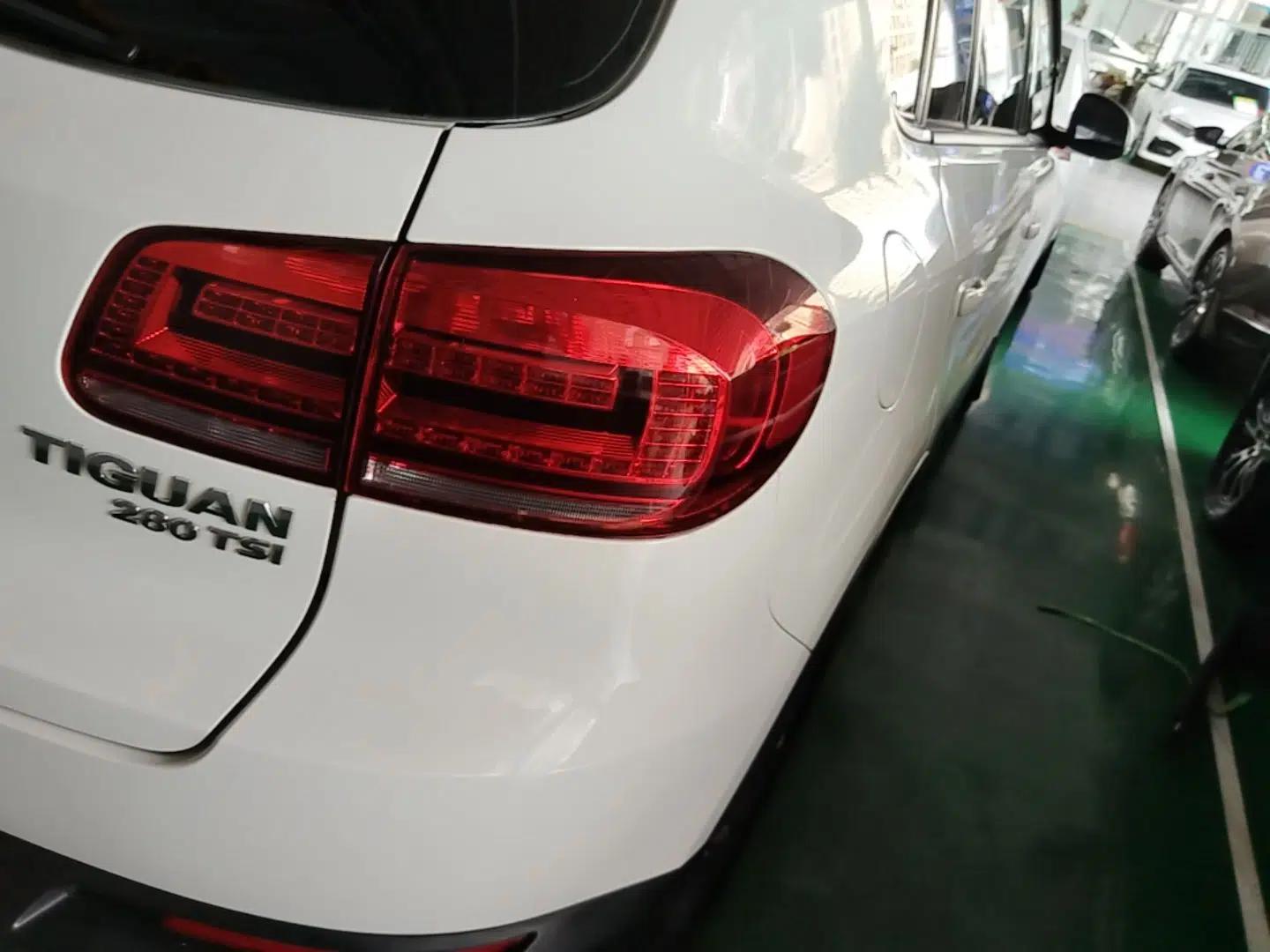 Volkswagen Tiguan 2016 280TSI Automatic Two-Wheel-Drive Silk Road Style Edition — миниатюра 9