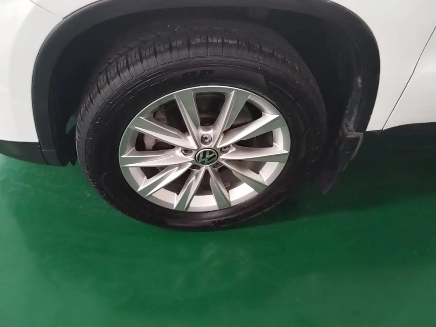 Volkswagen Tiguan 2016 280TSI Automatic Two-Wheel-Drive Silk Road Style Edition — миниатюра 10