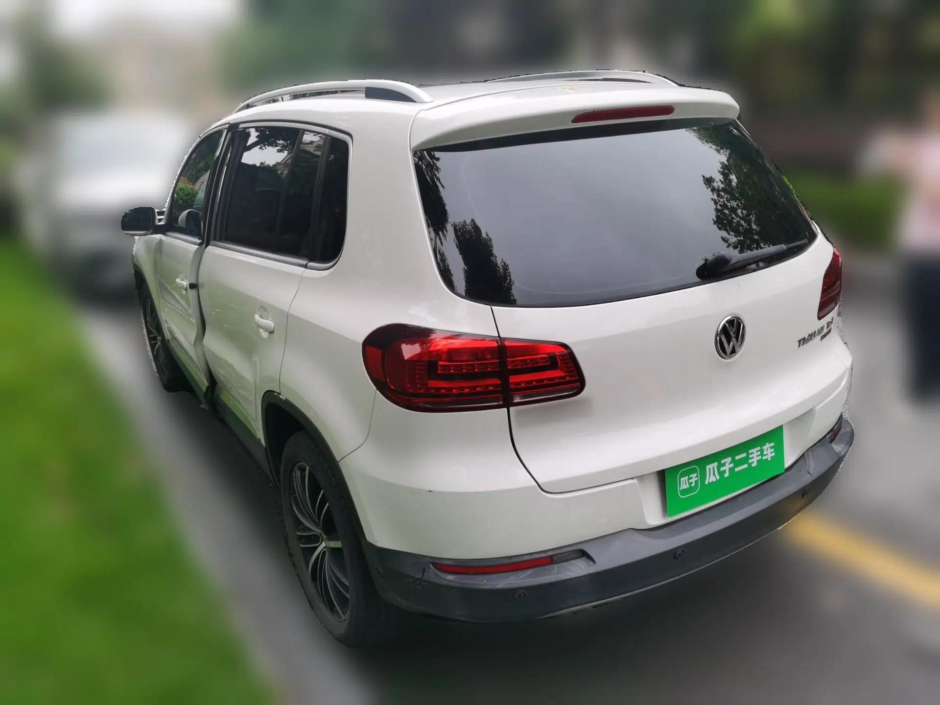 Volkswagen Tiguan 2015 2.0 TSI Automatic All-Wheel Drive Flagship Edition — миниатюра 4