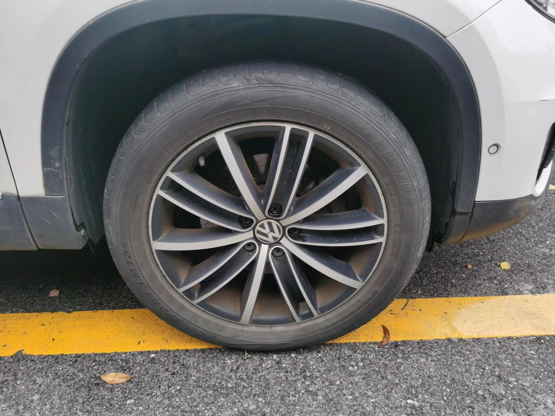 Volkswagen Tiguan 2015 2.0 TSI Automatic All-Wheel Drive Flagship Edition — миниатюра 8